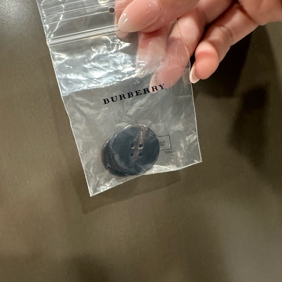 Brand new without tags Burberry Quilted Thermoregulated Jacket. XS - Picture 8 of 8